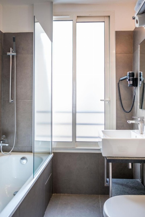 Art Hôtel Batignolles image 8